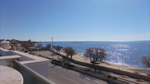 Vista general del mar o vistes del mar des de l'hostal o pensió