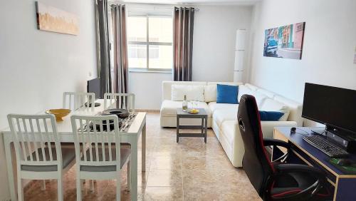 Modern and centric apartment with Air Conditioning - by TENERIFEHINTS