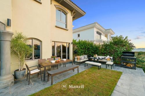 Fotografie z fotogalerie ubytování Manzil - Ultra Luxury 5BR Villa with Pool and Beach Access in Palm Jumeirah v Dubaji