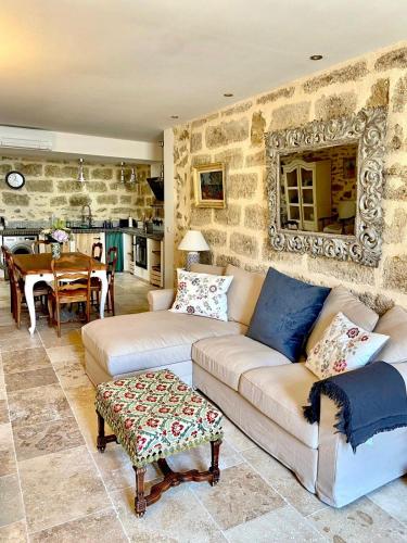 Χώρος καθιστικού στο La Posada Townhouse with private parking