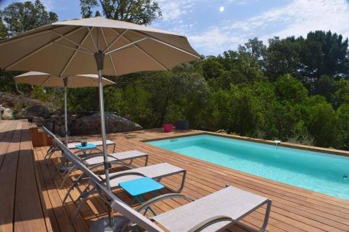 Photo de la galerie de l'établissement Villa private pool heated 5 min from sea fast WiFi, à Porto-Vecchio
