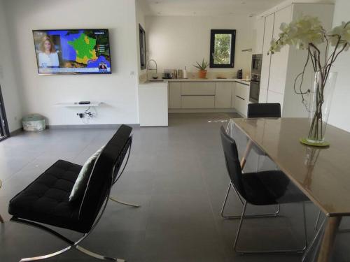 Villa pool heated, nature, beach & comfort