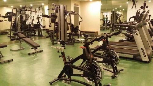 Fitnesscenter och/eller fitnessfaciliteter på 801 Bld A Acacia Escalades Pasig