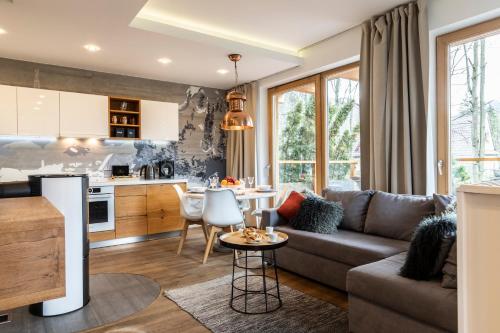 Kuchyňa alebo kuchynka v ubytovaní Apartamenty Pod Giewontem Lux&Spa Zakopane