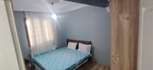 Posteľ alebo postele v izbe v ubytovaní 2+1 flat fully furnished for renting.