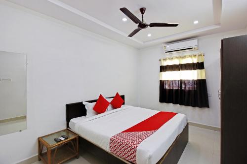 Postelja oz. postelje v sobi nastanitve Golden Hive Madhapur Near Shilparamam