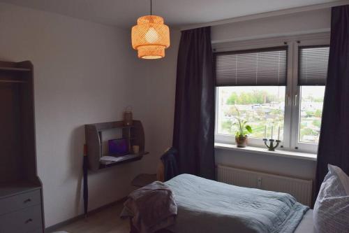 Katil atau katil-katil dalam bilik di MD-5 Stadtfeld Beimsstrasse 81 - Appartement Domblick - Parkplatz - Balkon - 2Einzelbetten - Schlafsofa