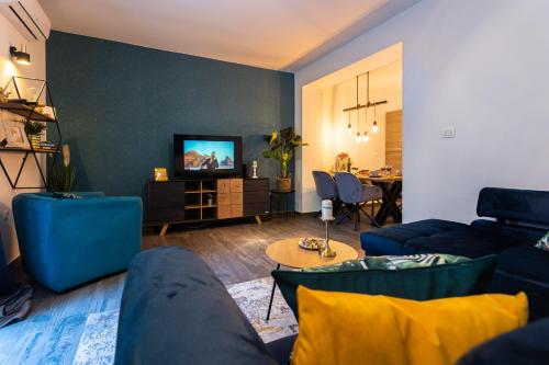 Oasis luxury apartment with terrarce and jacuzzi