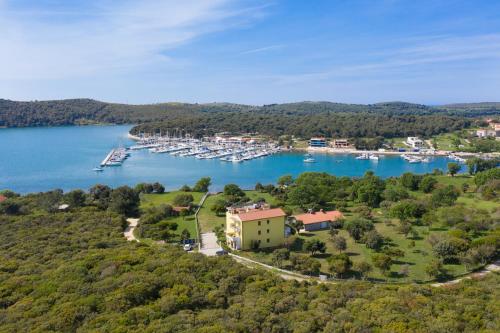 Apartmani Mirna Luka