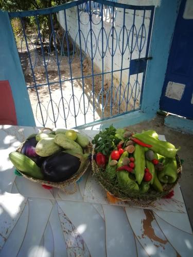 Comida en la habitación en casa particular o alrededores