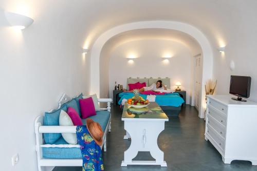 Gallery image of Thirea Studios in Oia