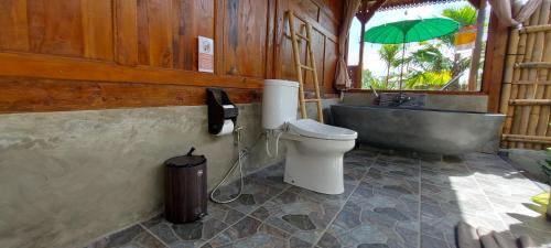 ห้องน้ำของ Nandimas Ubud Villa #2