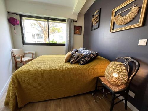 Кровать или кровати в номере Appartement Bénodet, 2 pièces, 4 personnes - FR-1-481-142