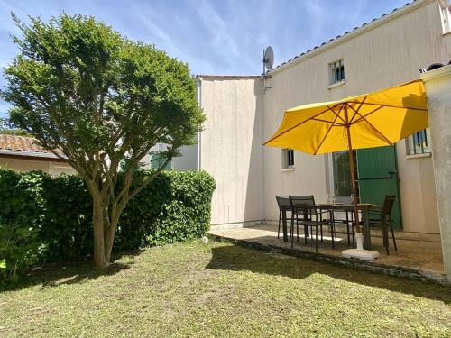 Maison Familiale à 100m de la Plage – Terrasse, Jardin, 6 Couchages, Parking Gratuit - FR-1-246A-246