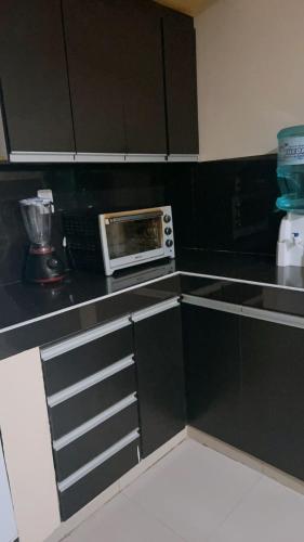 Η κουζίνα ή μικρή κουζίνα στο Roli