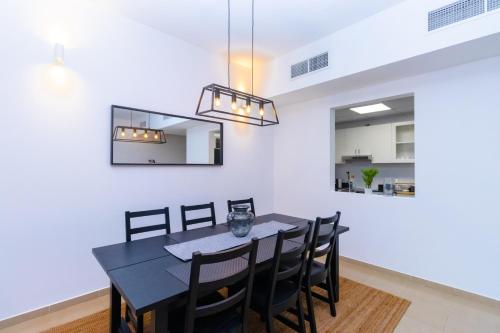 Luxurious Private Pool Villa Fairways – RAK