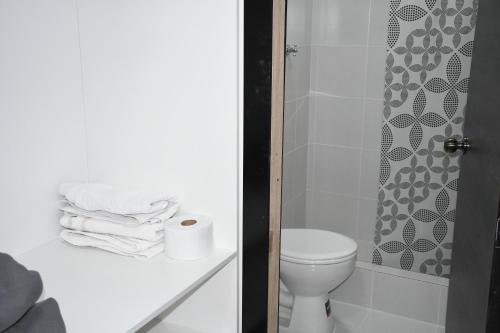 Koupelna v ubytování Habitaciones Alkimya