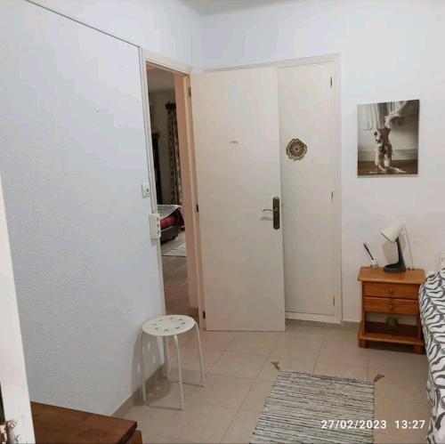 Un baño de Camera privata singola in appartamento, bagno in comune, aria condizionata caldo freddo, WIFI, TV