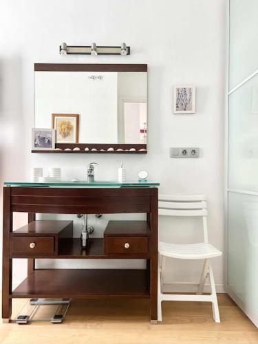 Moderno y amplio apartamento en el centro de Roses