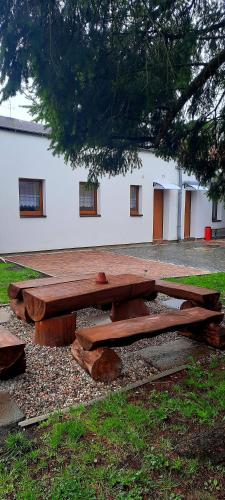 Jardín al aire libre en Vejminek pod smrkem
