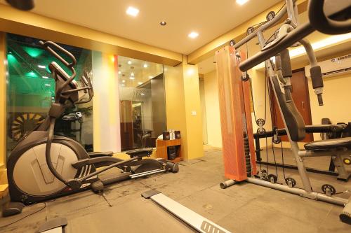 Gimnasio o equipo deportivo en Regenta Orkos Kolkata by Royal Orchid Hotels Limited