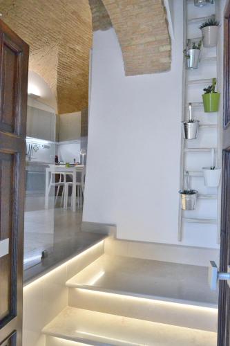 Lorleo Suite Casa Vacanzeにあるキッチンまたは簡易キッチン