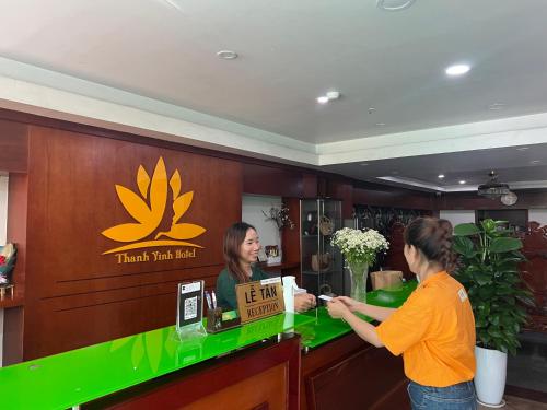 The lobby or reception area at Thành Vinh Hotel