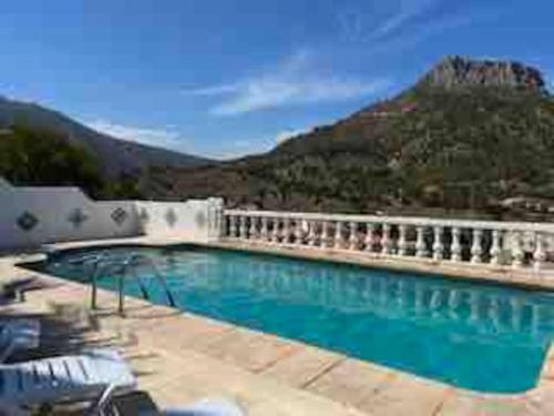 Villa Marie Calp Vue mer * Piscine * clim * parking * smart tv