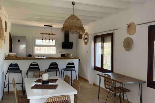 Villa Marie Calp Vue mer * Piscine * clim * parking * smart tv