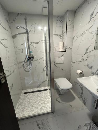 Villa Bauhaus Dream Deluxe T tesisinde bir banyo