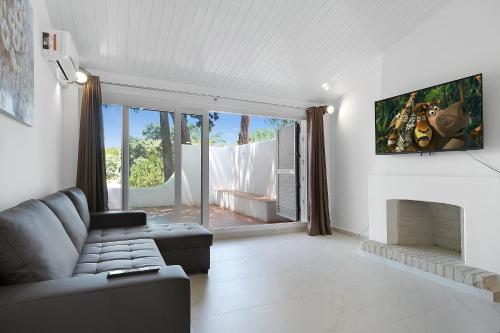 Gallery image of Pool side Villa Zara in Albufeira