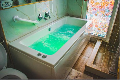 Kassandrou Suite HOT TUB-JAKUZZI - 2 BEDROOMS - BIG BALCONY - CENTER