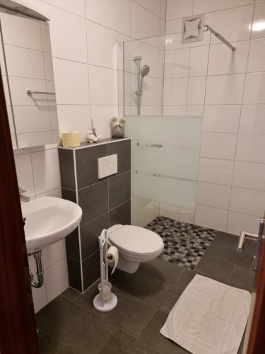 Koupelna v ubytování Gästehaus Rettl
