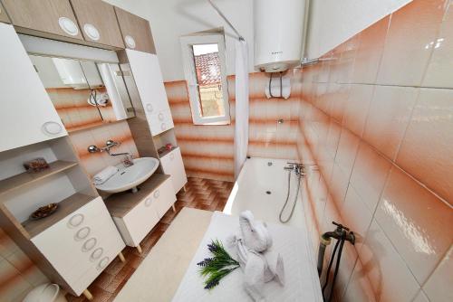 Ένα μπάνιο στο Lana apartman