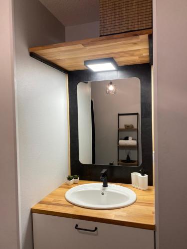 Koupelna v ubytování Appartement au calme Bordeaux - Parking Privé- Balcon - Proche Tram- Wifi et Netflix