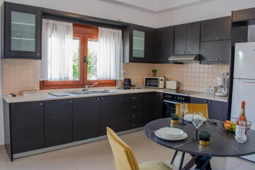 LIRA Deluxe Apartment - Agios Nikolaos , Crete
