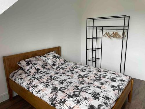 Photo de la galerie de l'établissement Maison de ville avec jardin, quartier Gare Sud - Tramway, au Mans