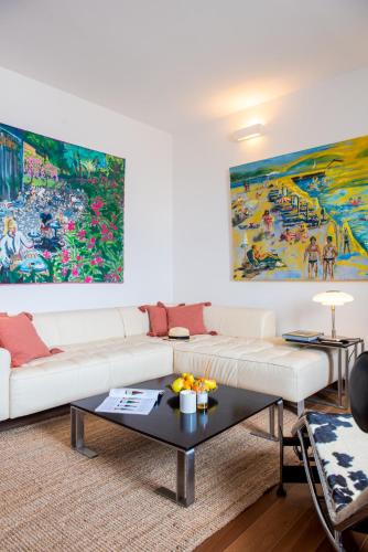 Spacious 3BR Seaview Apt Near Old Town & Beach
