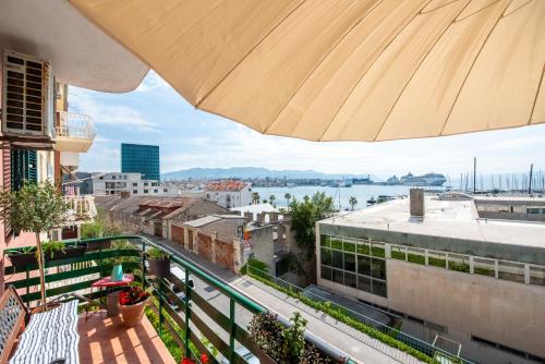 Spacious 3BR Seaview Apt Near Old Town & Beach