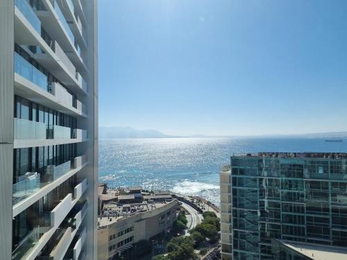 una vista dell'oceano da un edificio di Antofagasta de Ensueño-SOLO ADULTOS ad Antofagasta