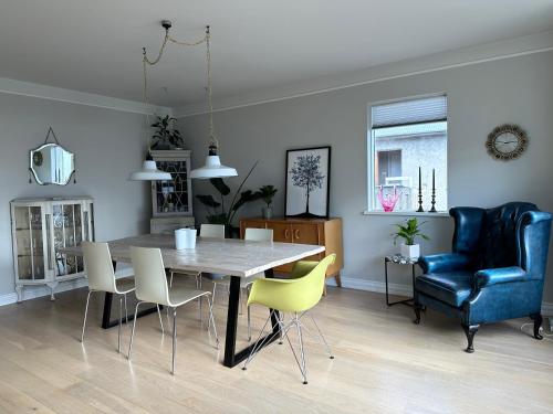 Fotografie z fotogalerie ubytování Bright and Spacious 4 bedroom apartment in Hlíðar, Reykjavik v Reykjavíku