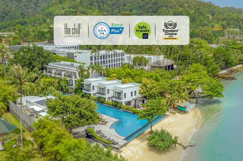 eine Luftansicht auf das Berghotel und das Resort in der Unterkunft The Chill Resort and Spa, Koh Chang in Ko Chang