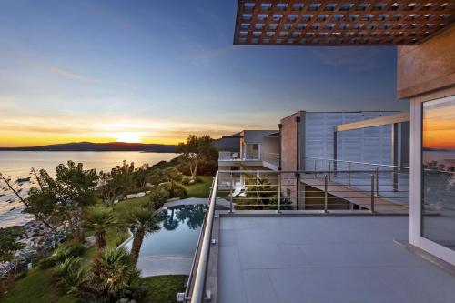 Villa Levante The Amazing And Charm Of An Enchanting Natural Landscape
