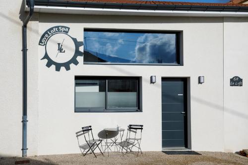 Photo de la galerie de l'établissement Love Loft Spa, à Ambronay