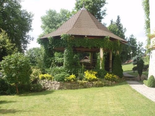 Taman di luar Willa Sanssouci