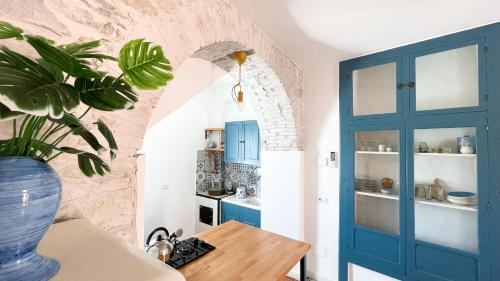 A kitchen or kitchenette at Casa Vacanze Magnolia 42 Calitri