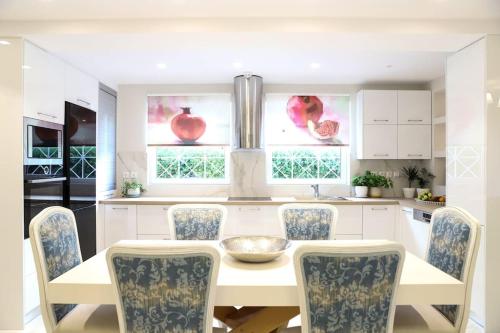 Mikaella Residence