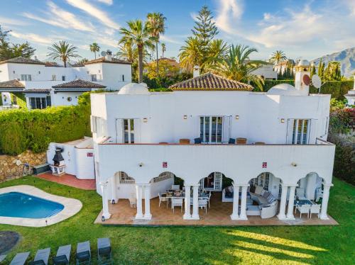 Lirios Village Marbella - Private Villas, Unbeatable Location, Heated Pools