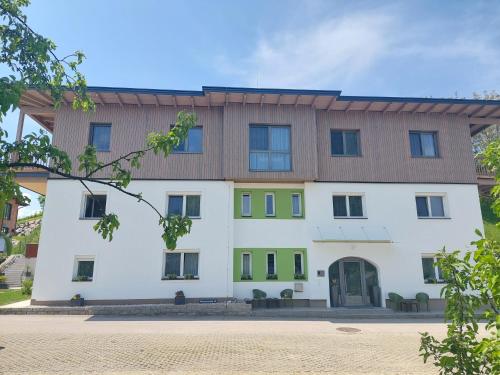 The building in which a panziókat is located
