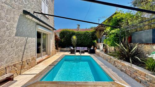 Riviera Villa close to center city, AC, pool